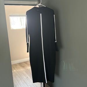 Beautiful elegant dress black and white , never worn,